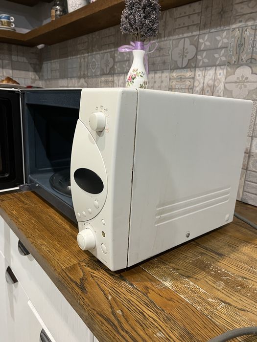 Мікрохвильова піч Samsung