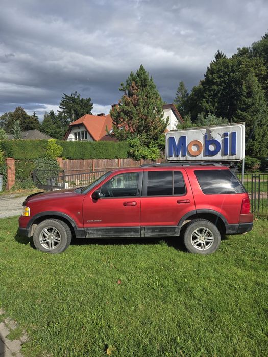 Amerykanski Ford Explorer