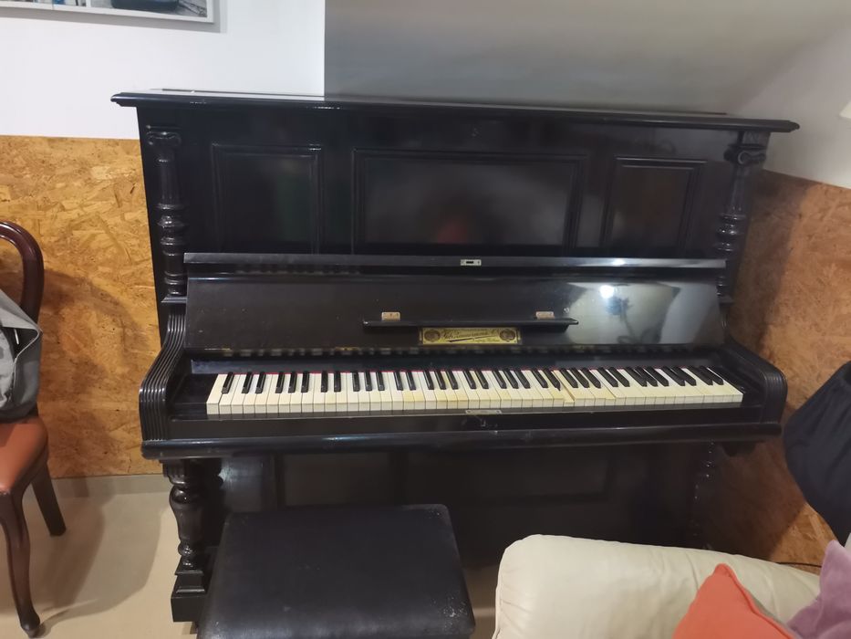 Piano Antigo Suíço – Geber Zimmermann