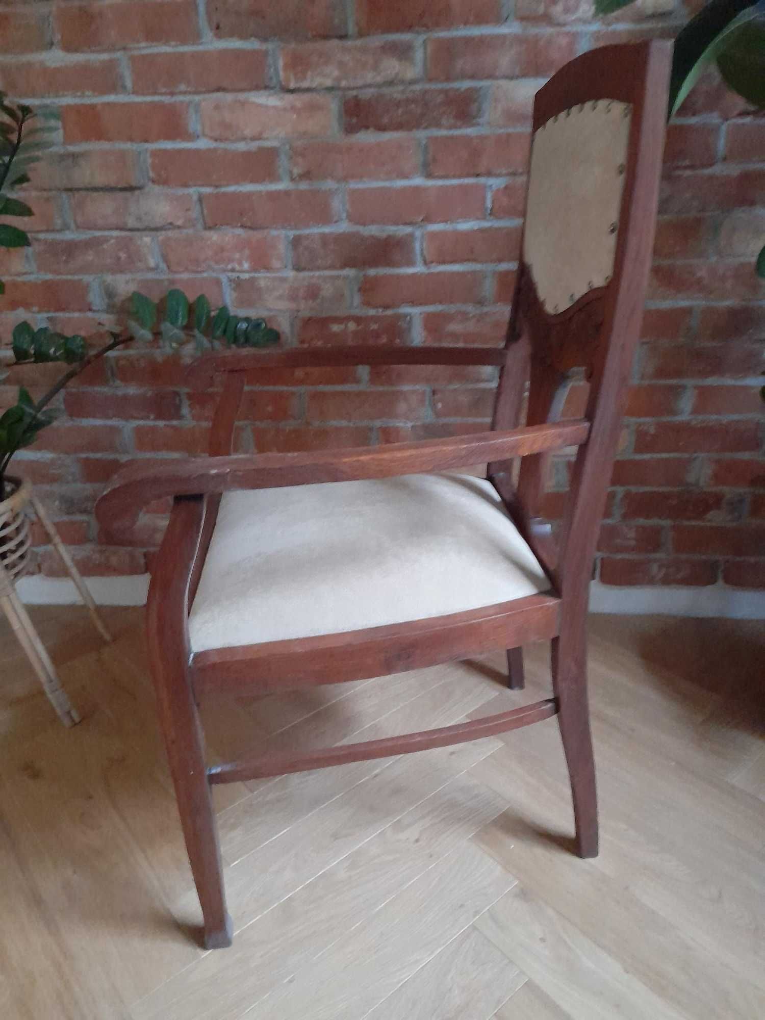 Krzesła/Fotel drewniane