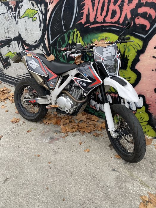 Ajp pr3 supermotard full extras 2700 quem vier buscar esta semana