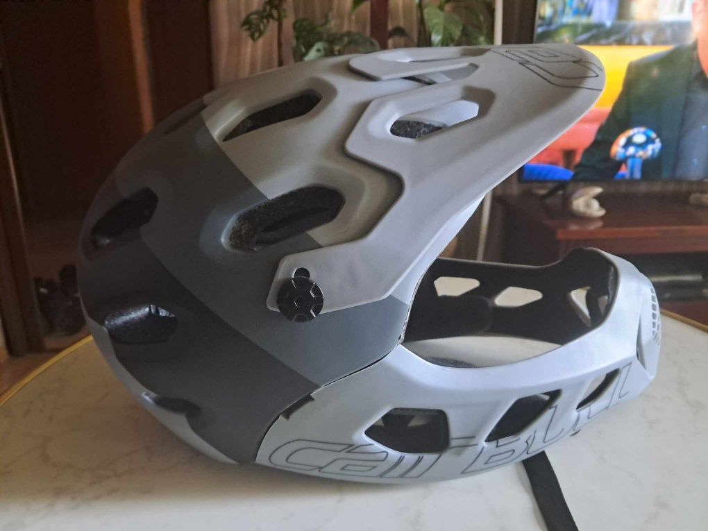 Kask cairbull ( nowy )