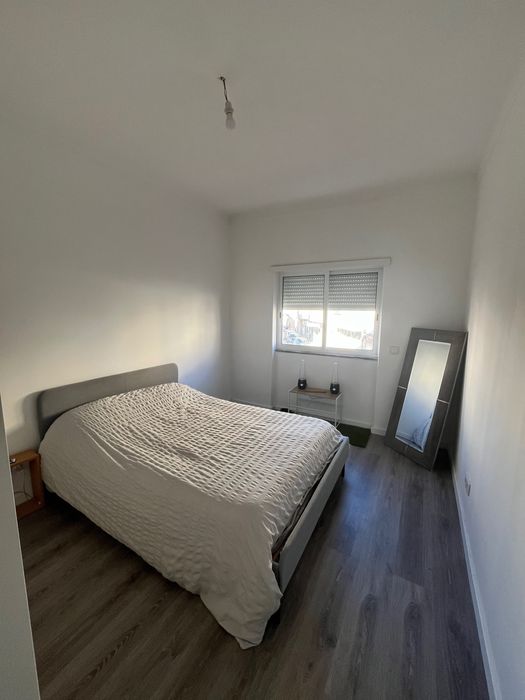 Aluga se quarto na Baixa da Banheira