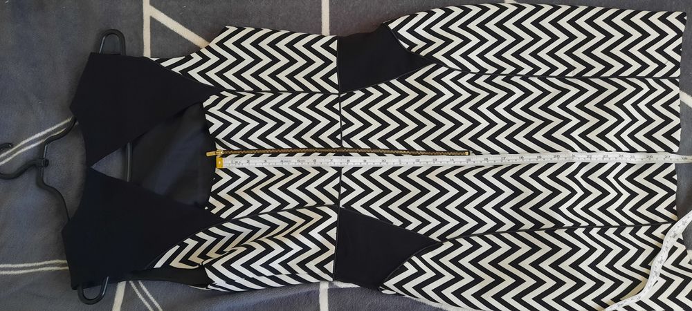 Продам сукню в гарному стані