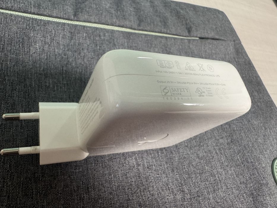 Блок живлення USB-C Power Adapter 61W