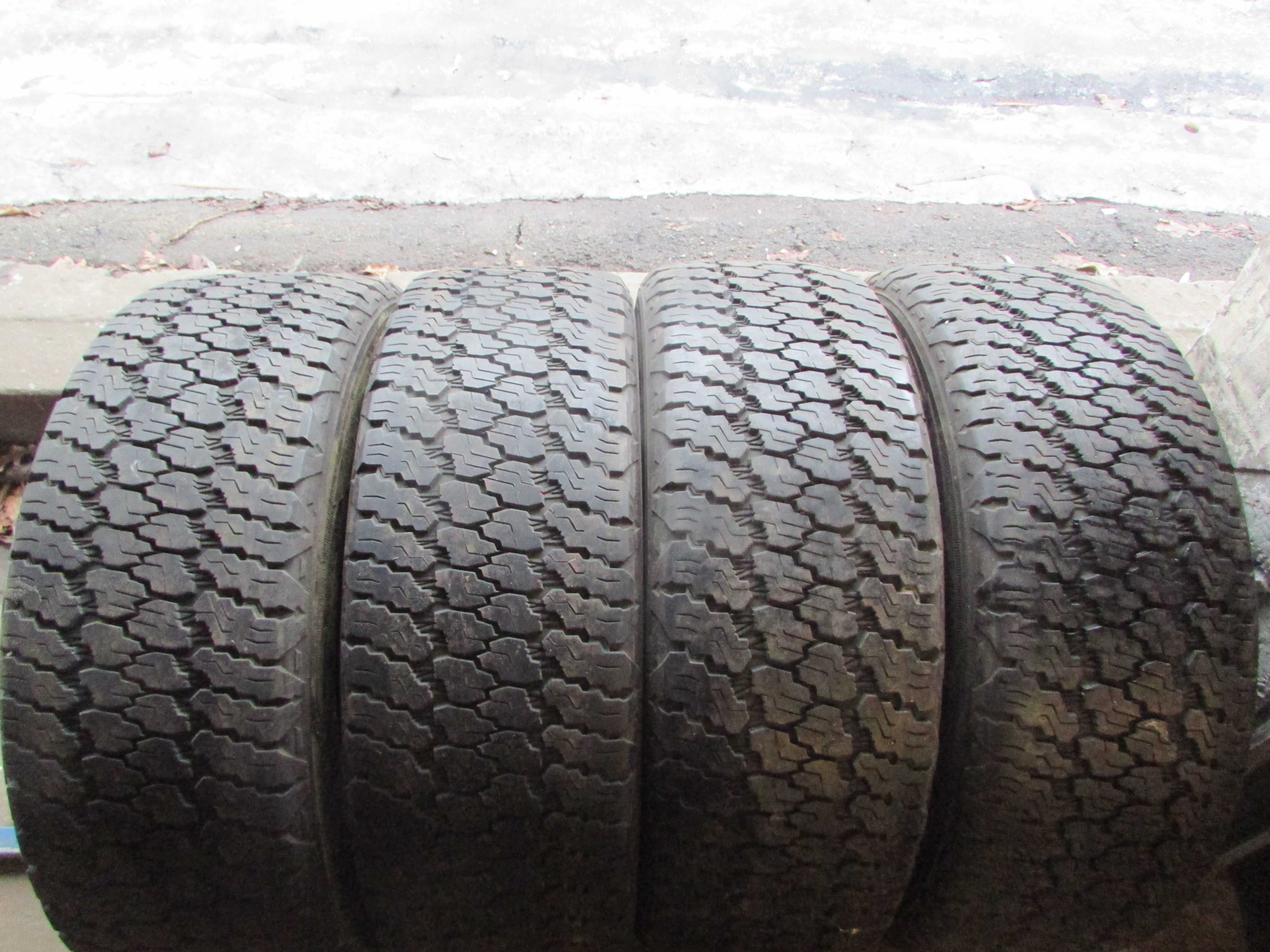 Шини всесезонні 275/60/R20 Goodyear Wrangler