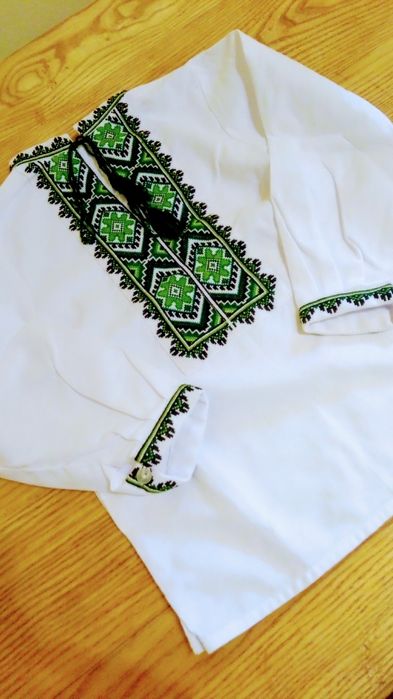 Вишиванки для хлопчиків ручної роботи