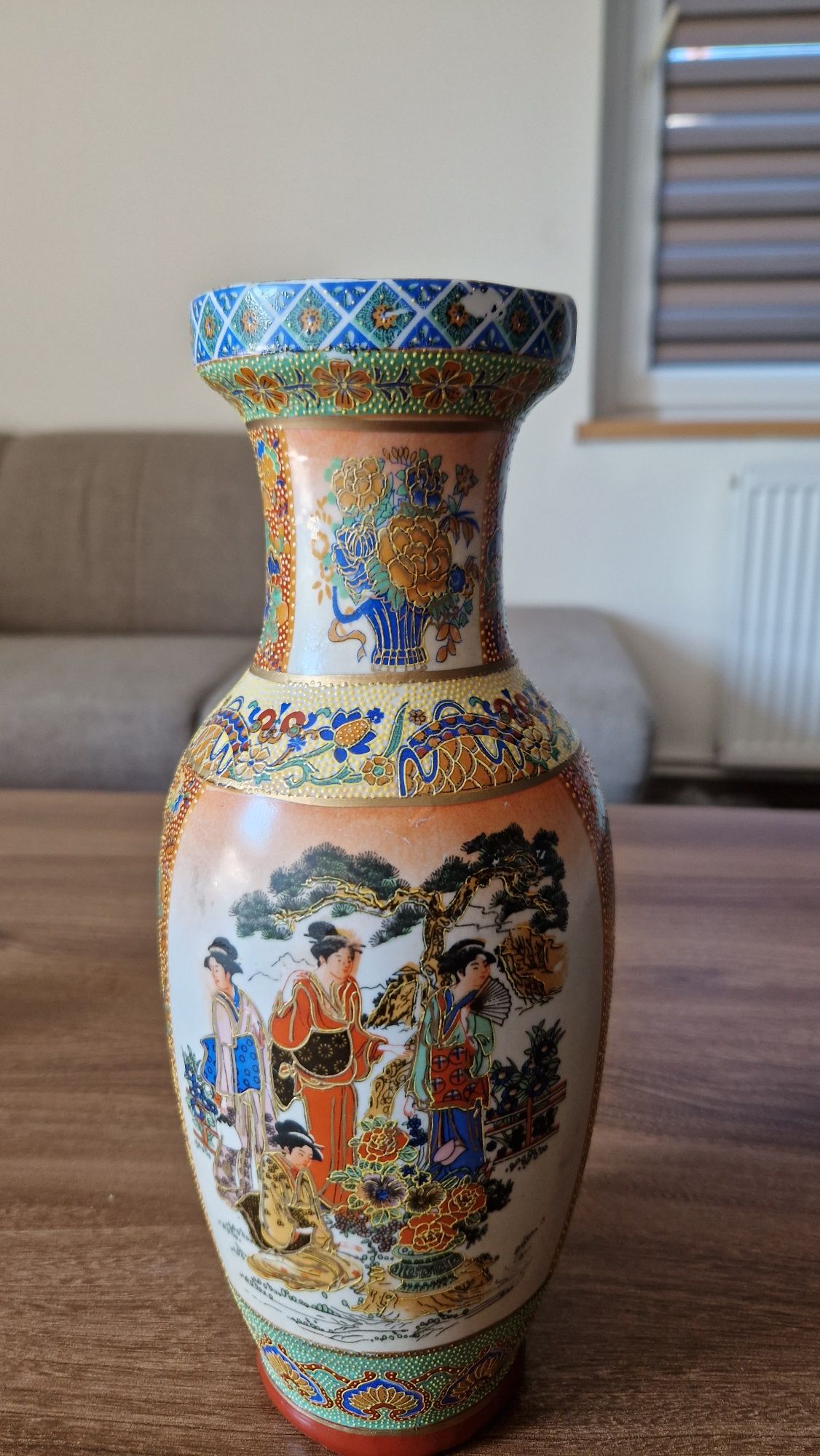 Wazon w stylu azjatyckim