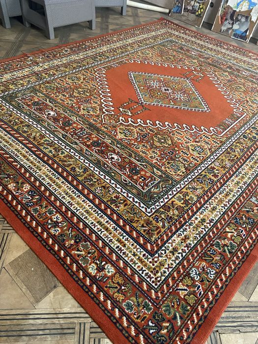 Килим вовняний , розмір 3 на 4