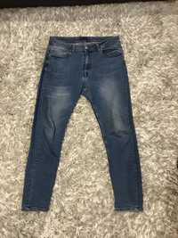 Spodnie jeansowe marki ZARA! Stan bardzo dobry! Super krój! SPRAWDŹ!