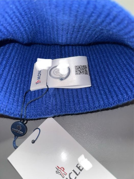 Зимова жіноча шапка Moncle