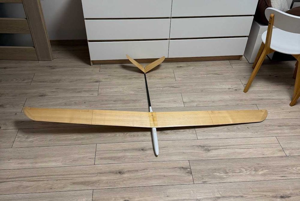 Szybowiec RC zdalnie sterowany ART-Hobby BOAR 2 m (V-tail)