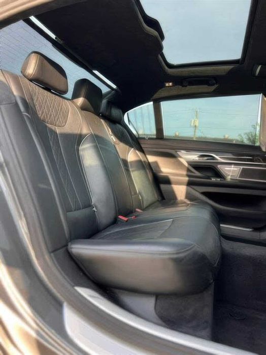 BMW 7 Series 750i xDrive      2016