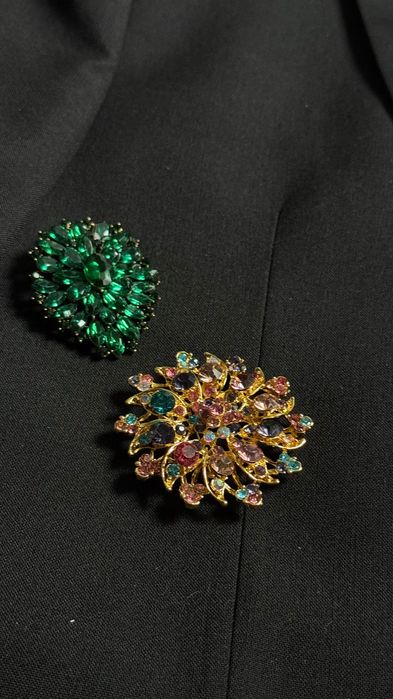 Брошка жіноча велика з камінням