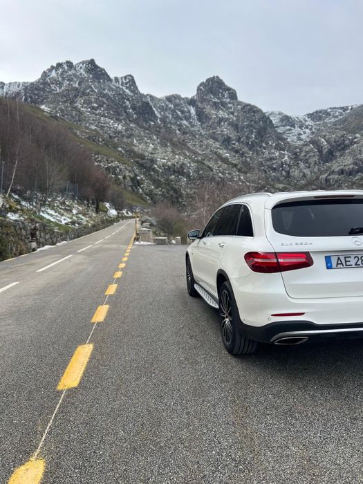 Mercedes glc350e Plug in Hybrid AMG Designo 4 Matic 320cv Full extras