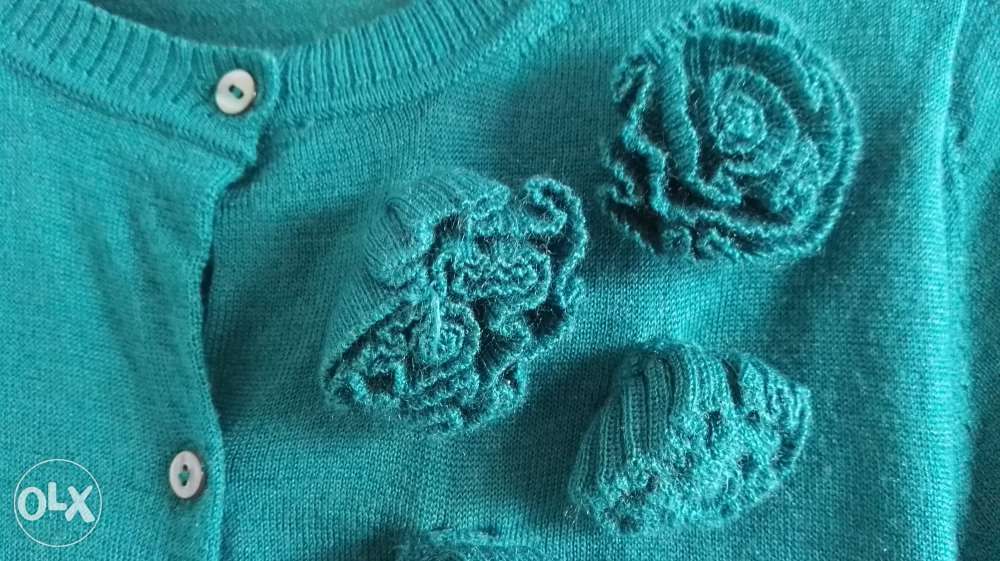 NOWY sweterek rozpinany MANGO r.M, przyszywane kiaty, perłowe guziki