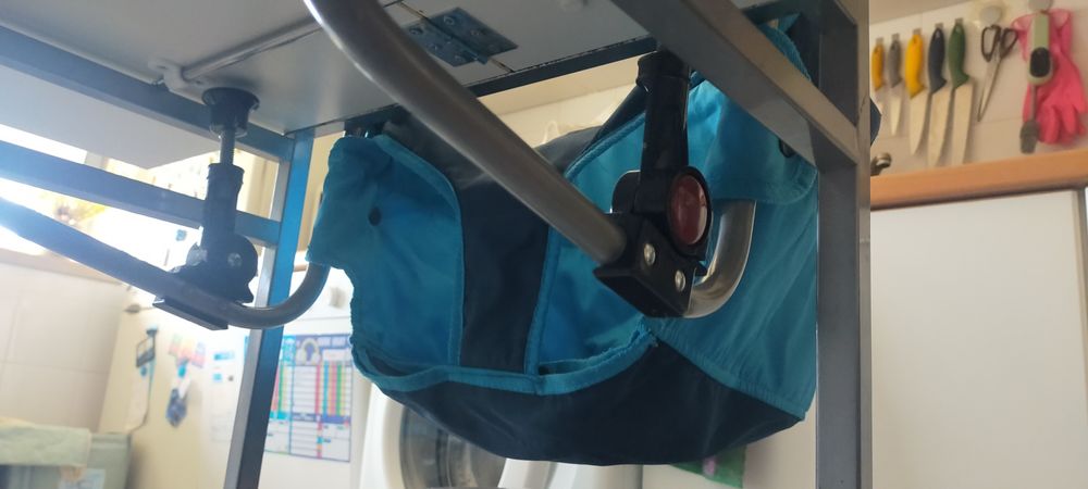 Cadeira de refeição para bebé portátil