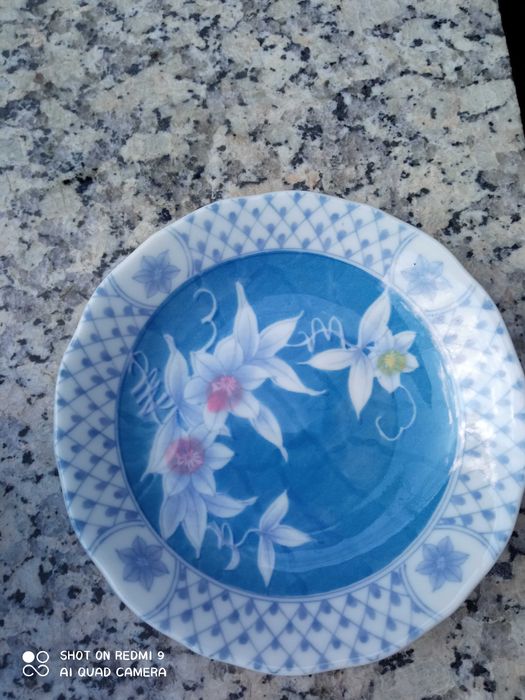 Loucas vários tipos azulejo , prato , bonecos