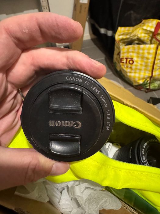 Canon EOS 200D con 2 lentes - with 2 objectives