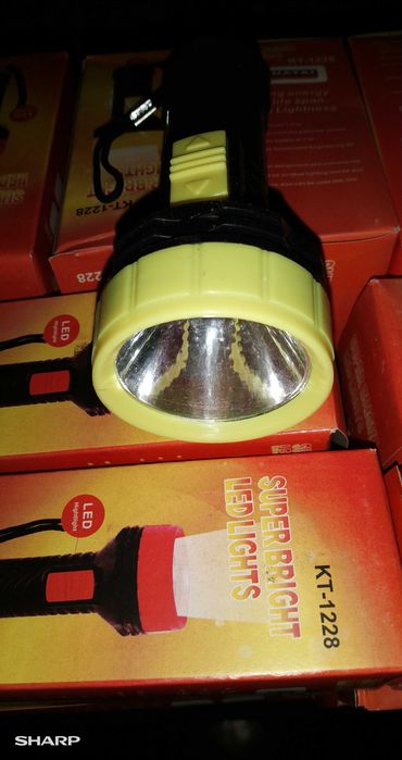 Фонарик ручной на батарейке