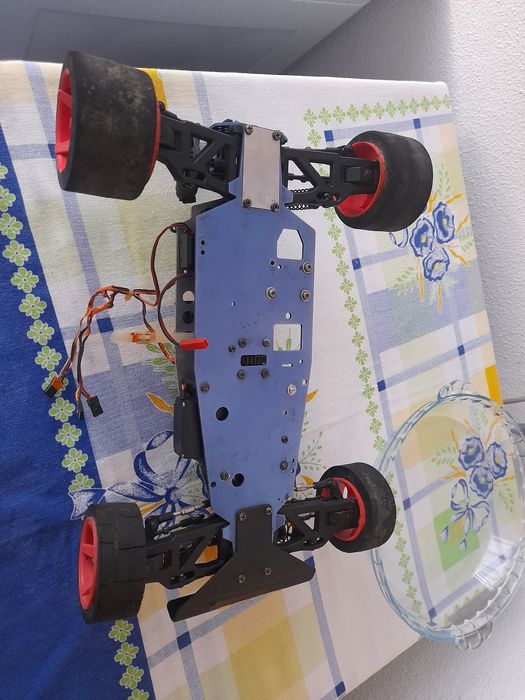 Vendo rc 1/10 com comando