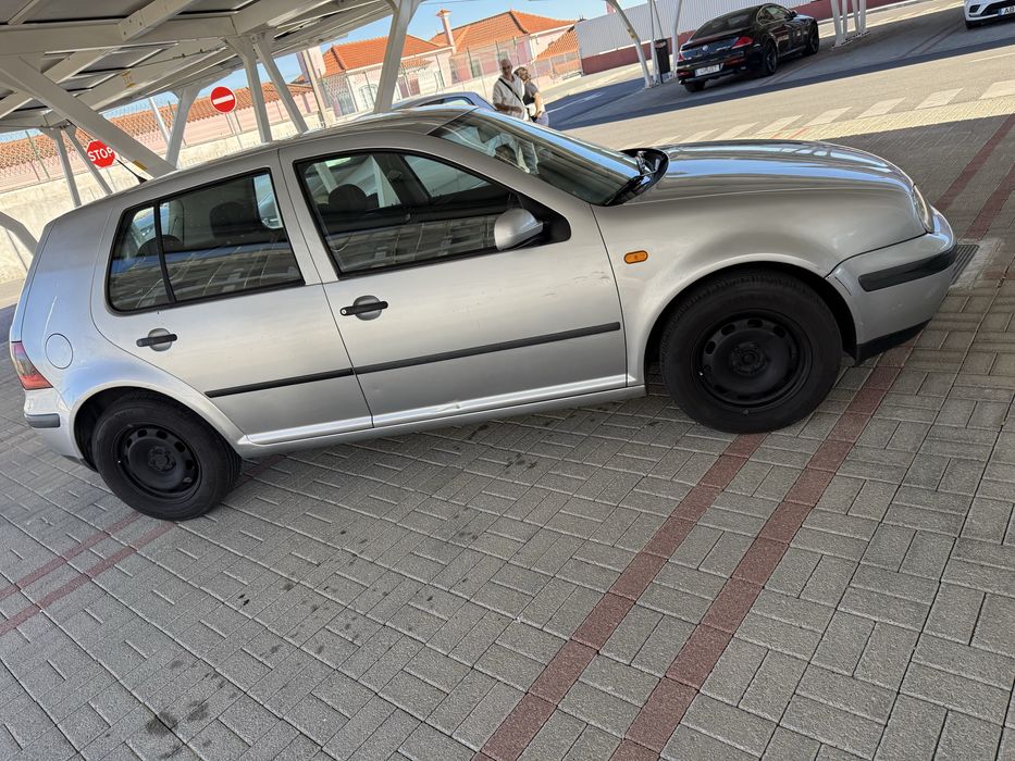 Vendo golf quantro impecavel no seu geral