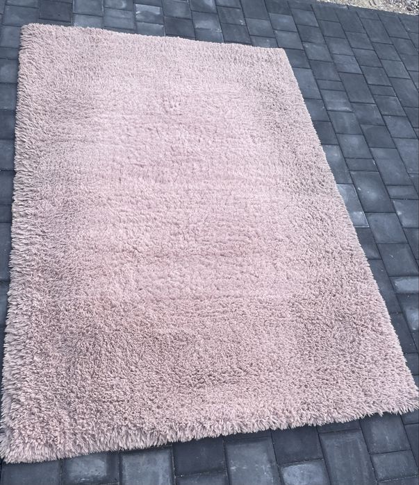 Prostokątny duży dywan pudrowy pastelowy róż Bella 27/55 Rose Komfort