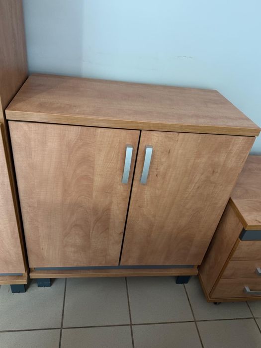 Komoda -szafka biurowa