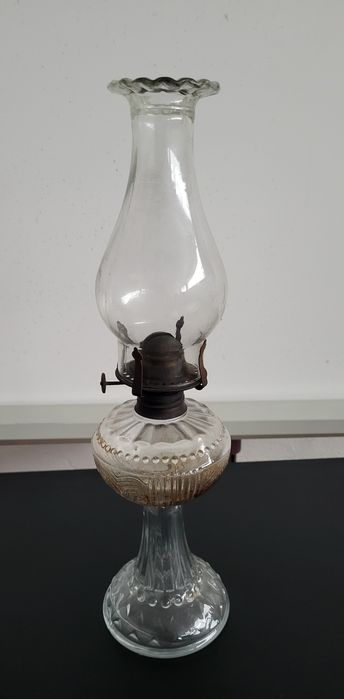 Candeeiro a petróleo antigo