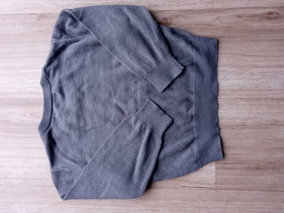 Sweter z reniferem świąteczny