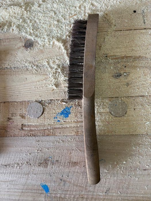 Vendo ferramentas antigas