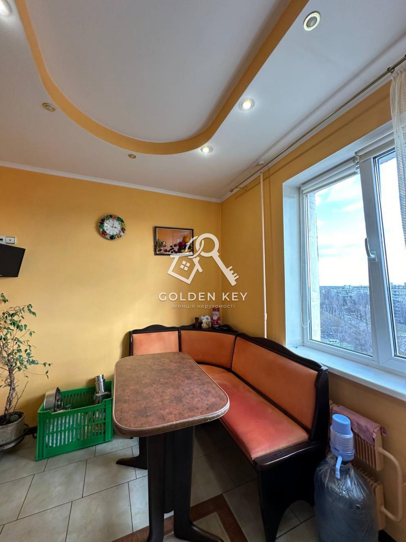 Продаж 3-х кімнатної квартири, Покровський район, вулиця Світальського