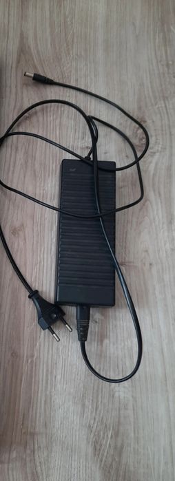 Ładowarka do hulajnogi elektrycznej