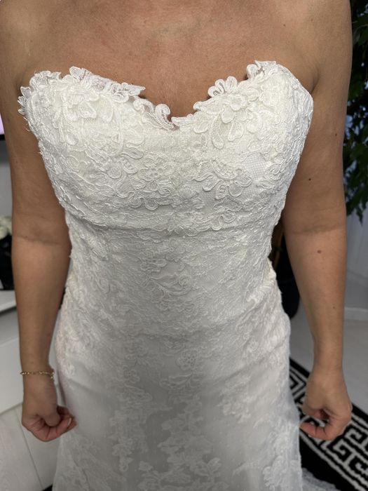 Suknia ślubna  z trenem