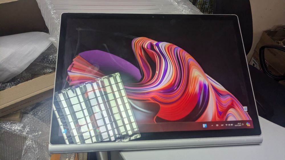 Microsoft Surface Book 2 15" 4k i7 16/1Tb GeForse 1060 6Gb