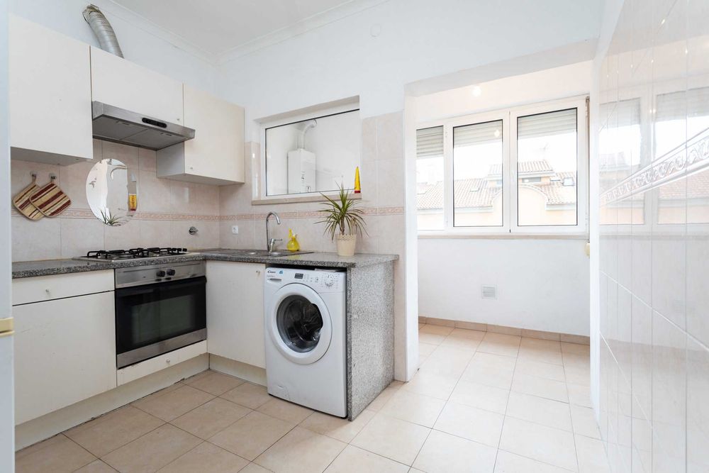 Arrenda-se apartamento T3 mobilado no Bairro Norton de Matos