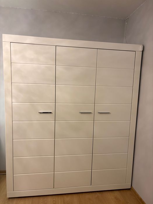 Trzydrzwiowa szafa Forte Snow SNWS83 w kolorze białym