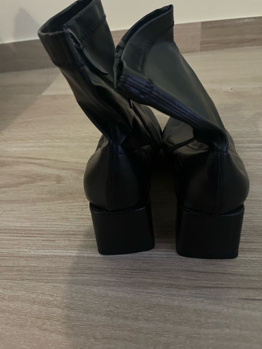 Bota preta salto alto