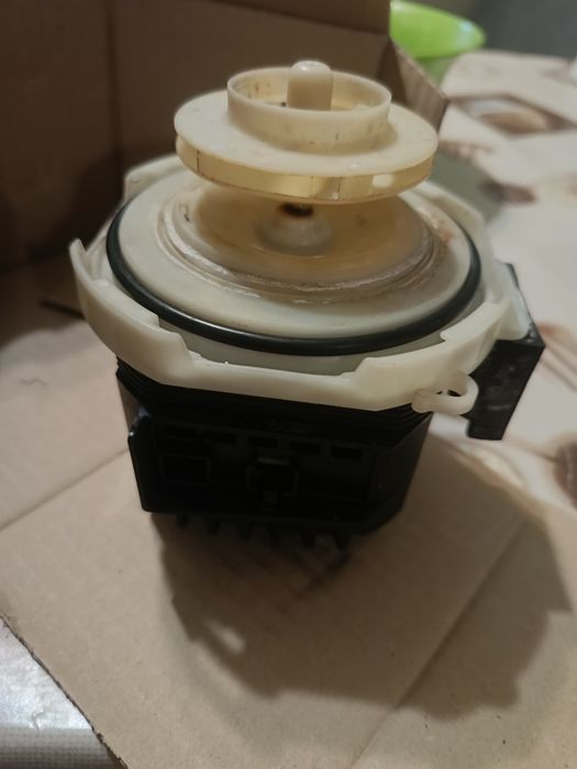 Насос(помпа) циркуляційний посудомийної машини Ariston VCM-E2-IMQ 105W