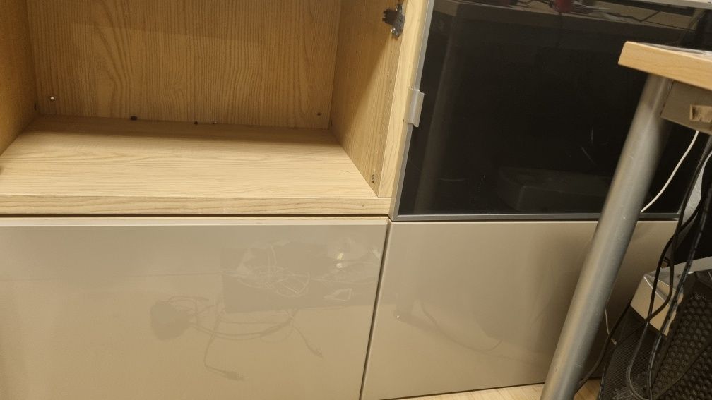 Ikea szafki wiszące Besta
