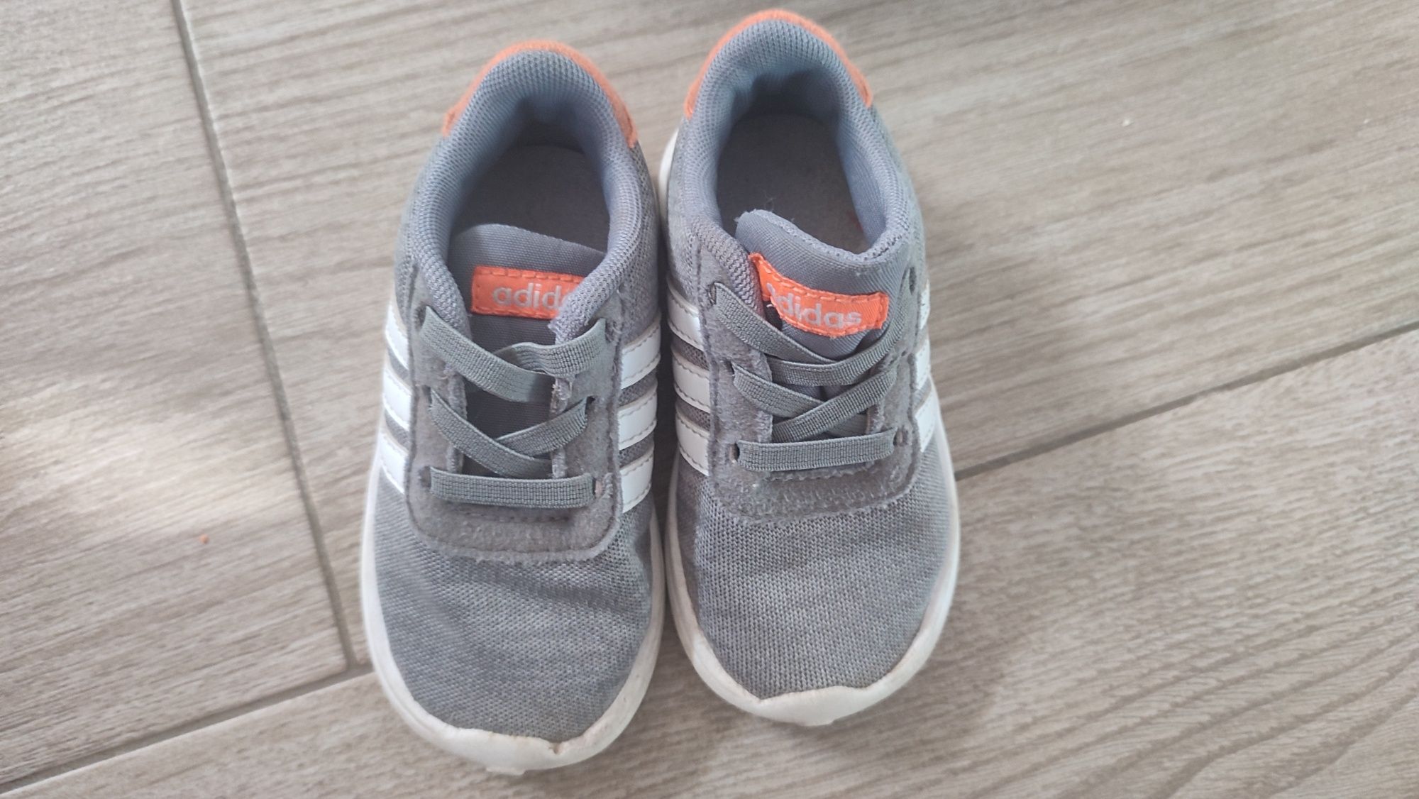 Adidaski Adidas szare r. 22