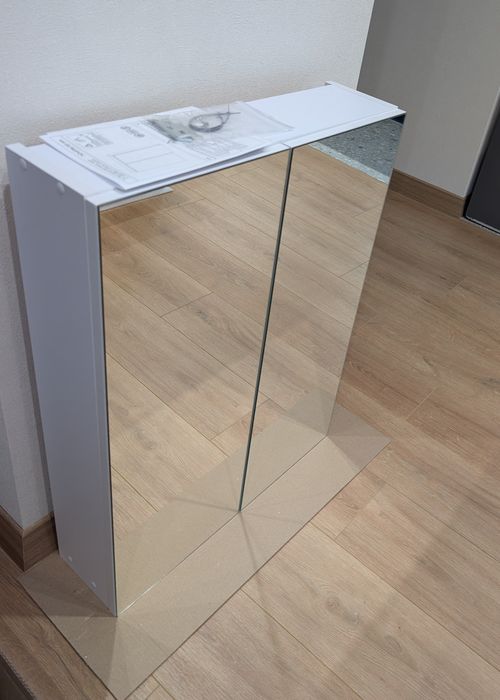 Шафа для ванної з дзеркалом біла 747×576