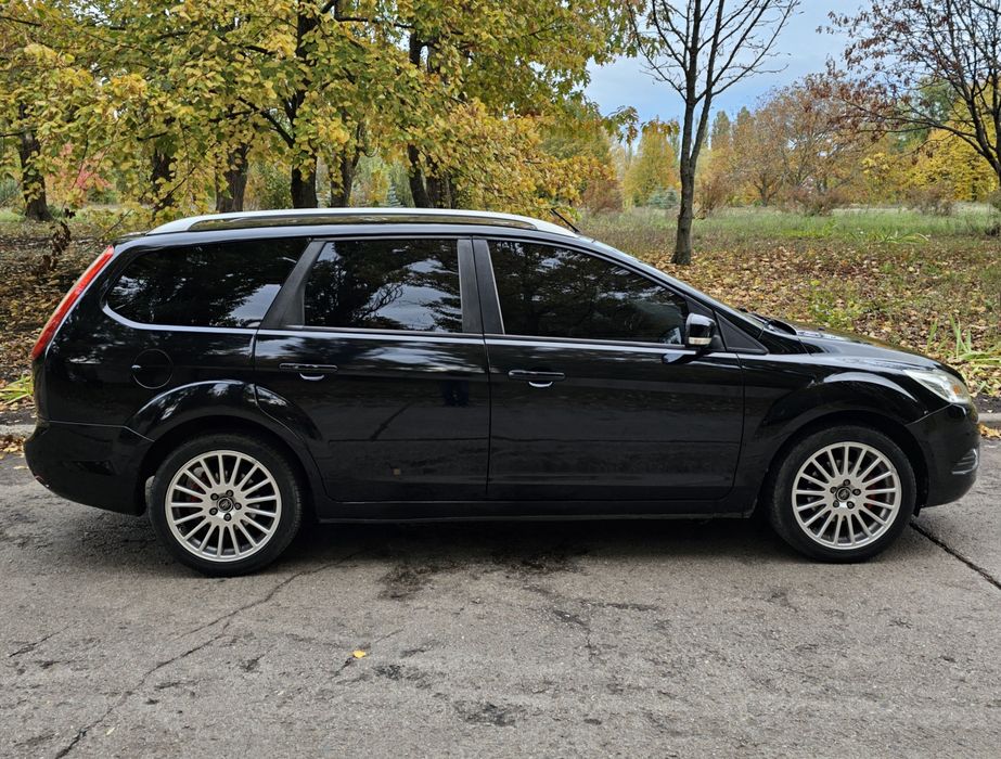 Свежепригнанный Форд фокус 2 рестайлинг