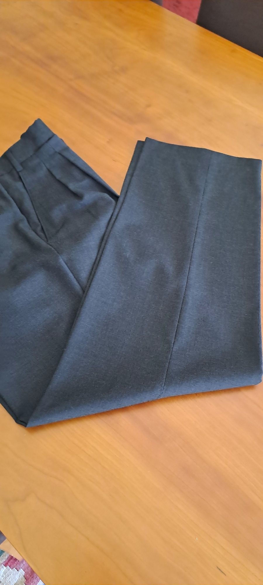 Calças homem, tamanho 44, marca Pull&Bear