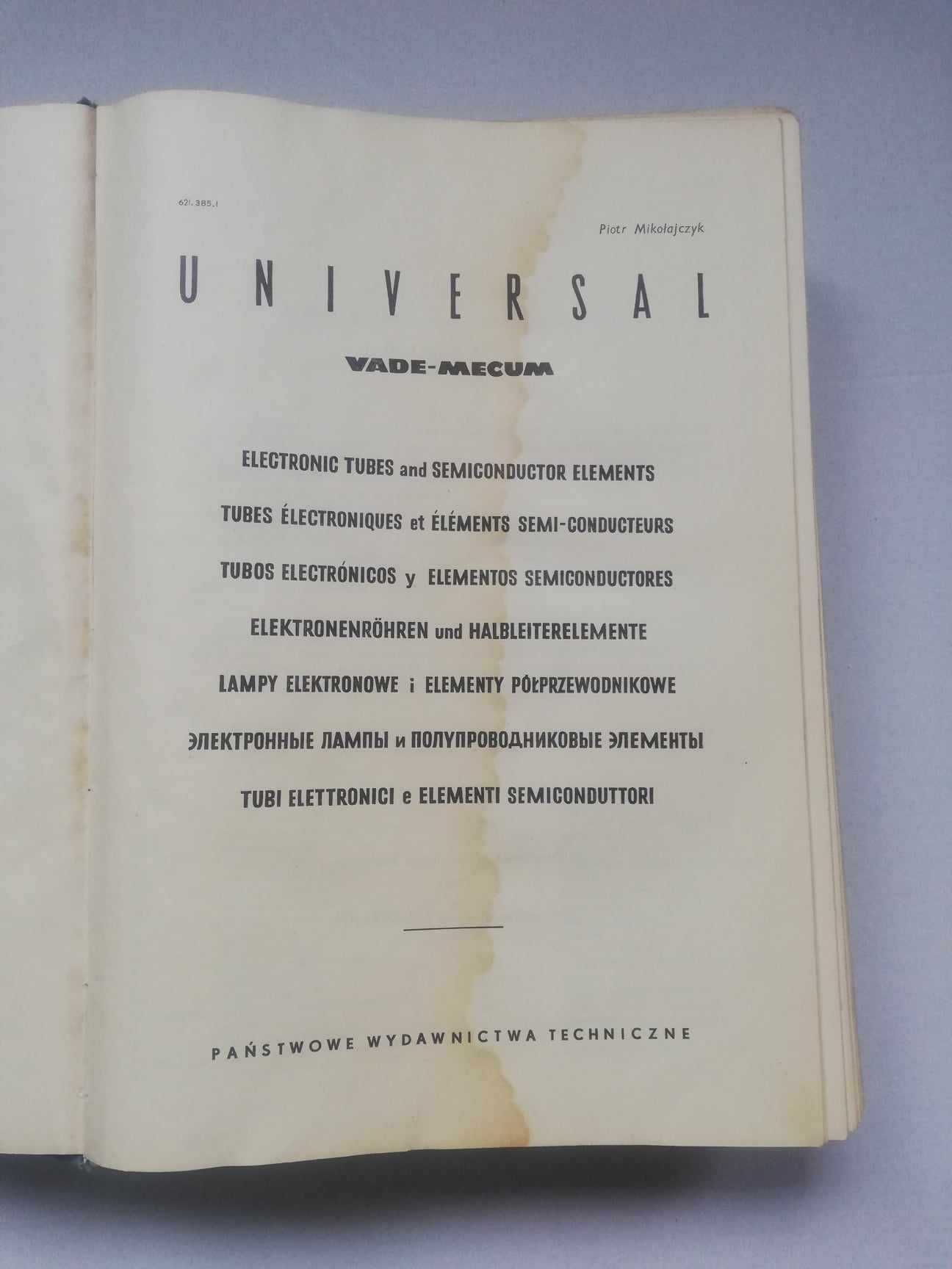 "Universal vademecum" Piotr Mikołajczyk