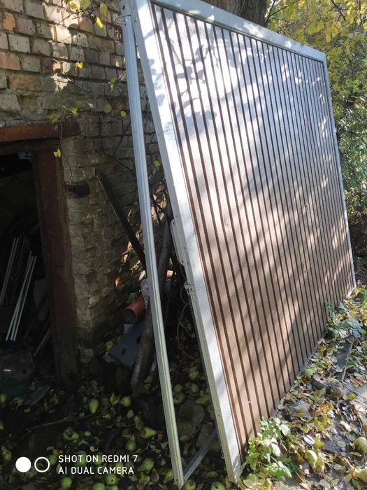 Гаражні ворота підйомно-поворотні нові (2600 х 2200) ручне відкривання
