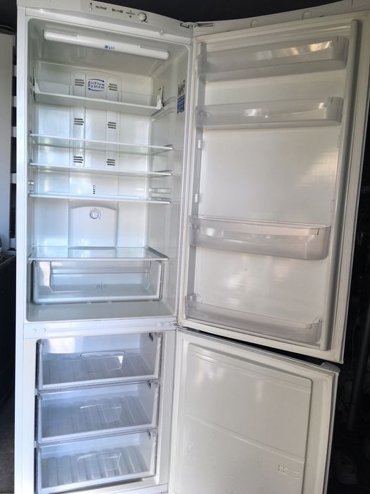 Склад на Кичкасе. Холодильник Indesit Full NoFrost Есть узкая модель