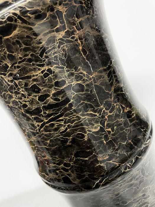 Vase en marbre Dark Emperador