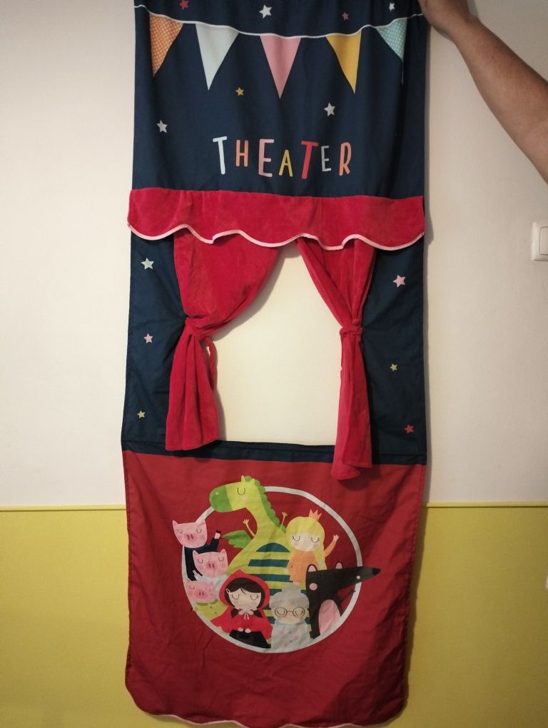 Teatro com varão extensível