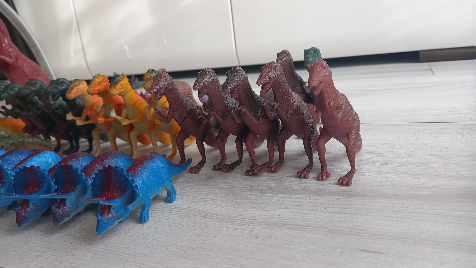 Armia 40stu dinozaurów